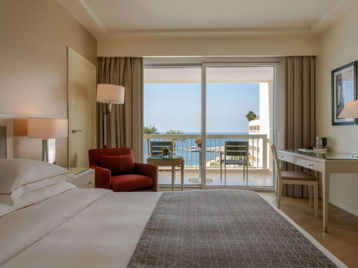 Moevenpick Hotel Beirut Esterno foto