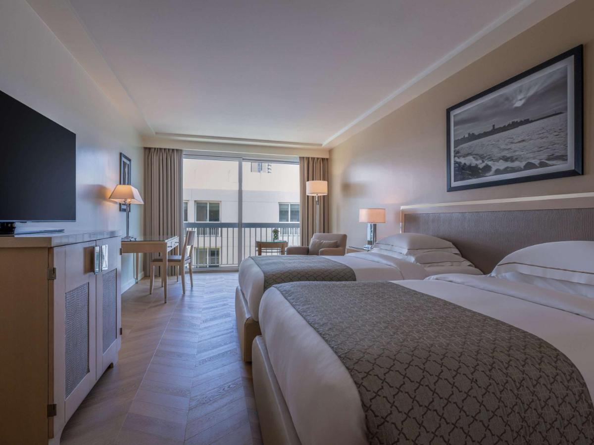 Moevenpick Hotel Beirut Esterno foto