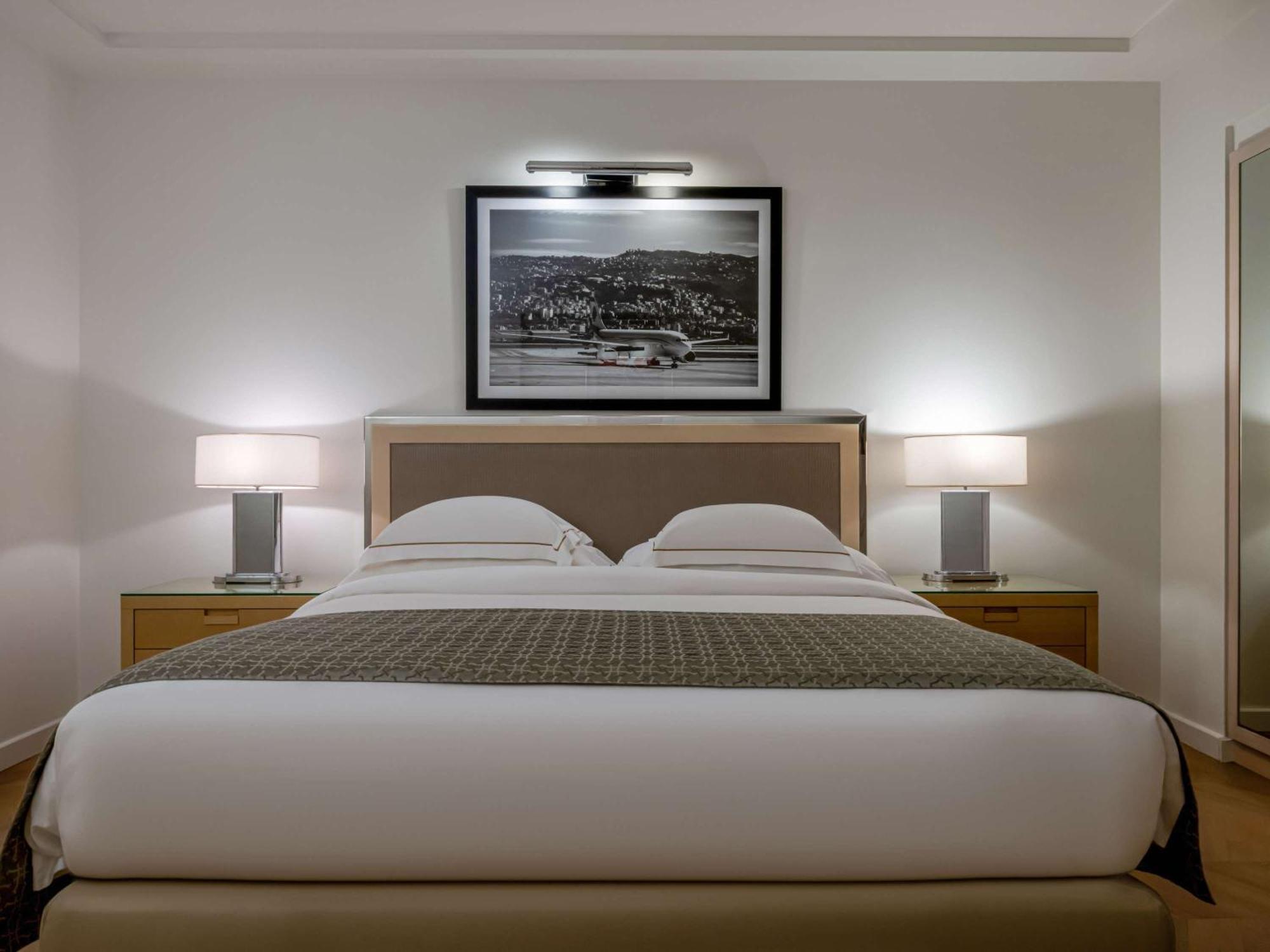Moevenpick Hotel Beirut Esterno foto