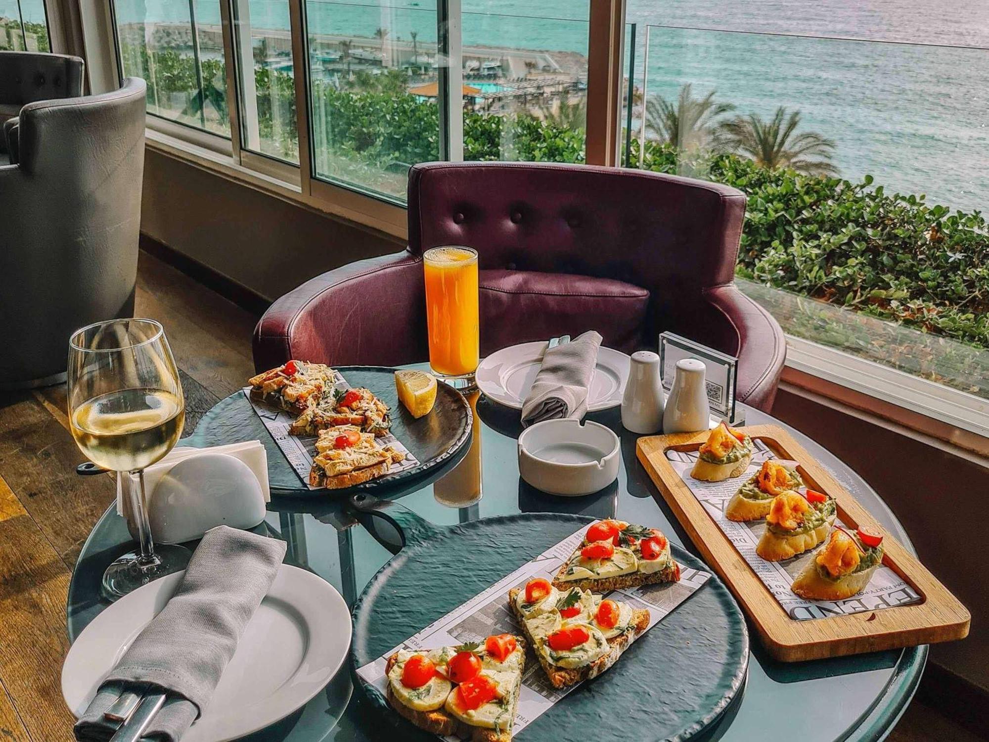 Moevenpick Hotel Beirut Esterno foto