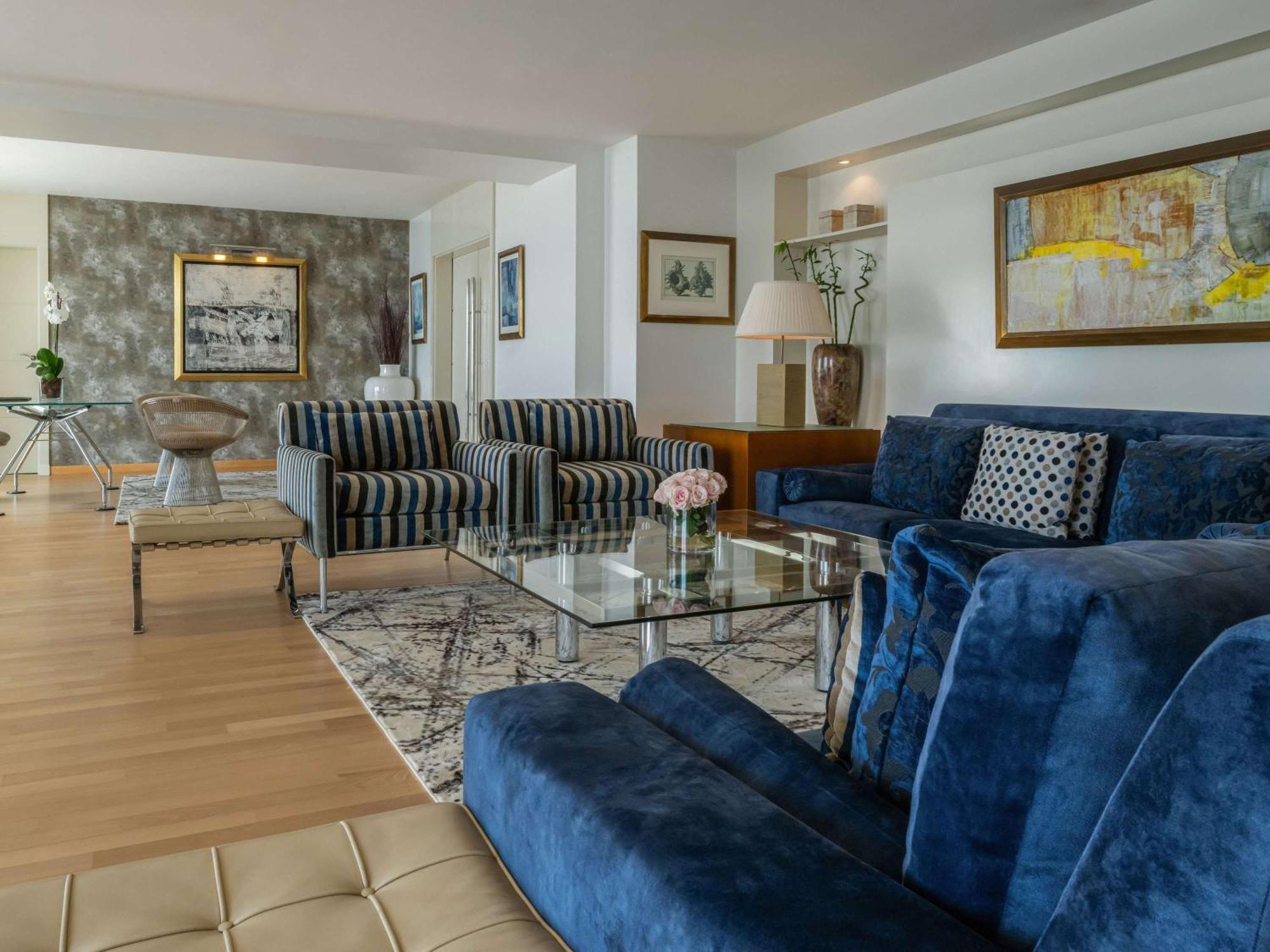 Moevenpick Hotel Beirut Esterno foto