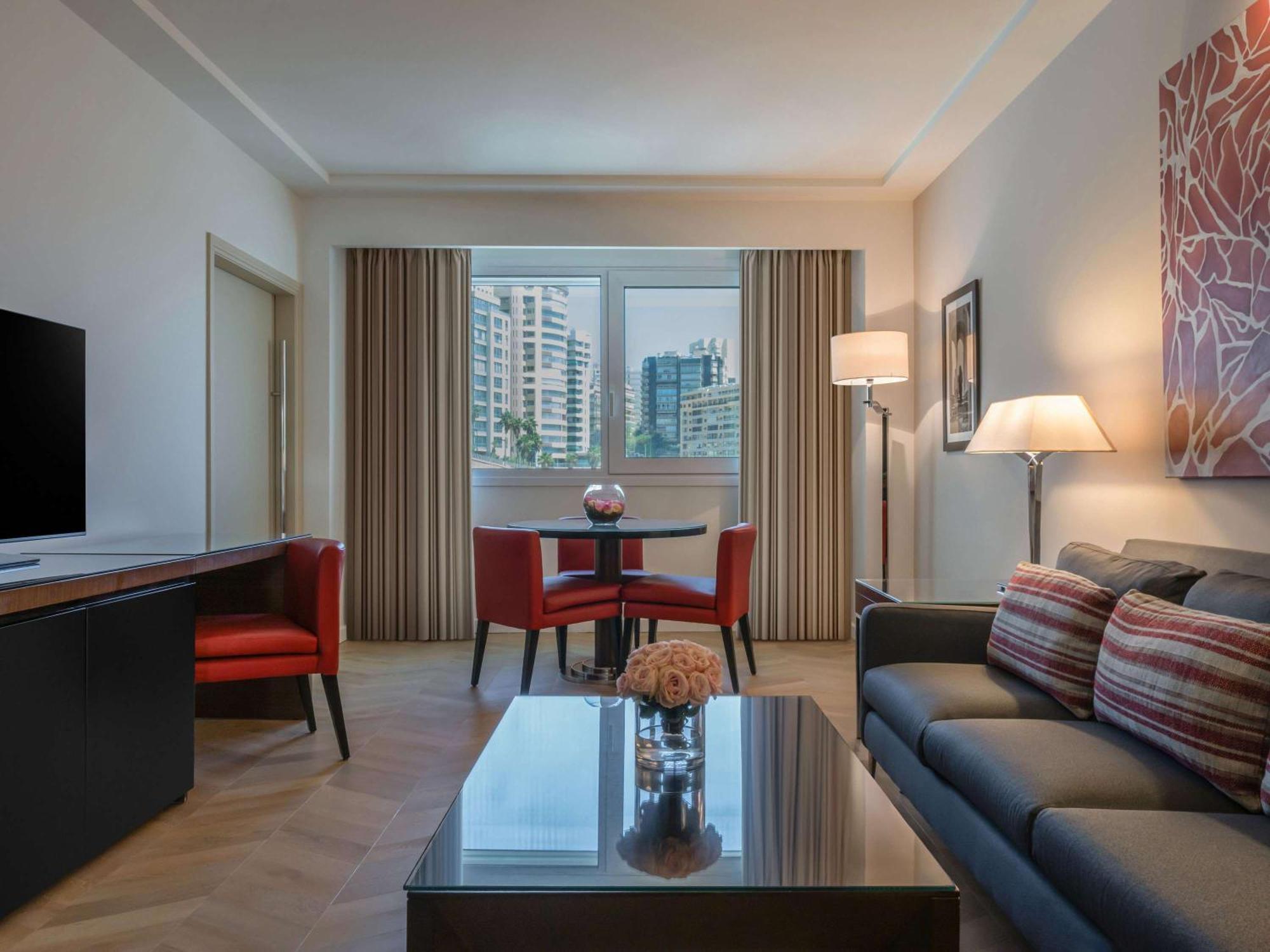 Moevenpick Hotel Beirut Esterno foto