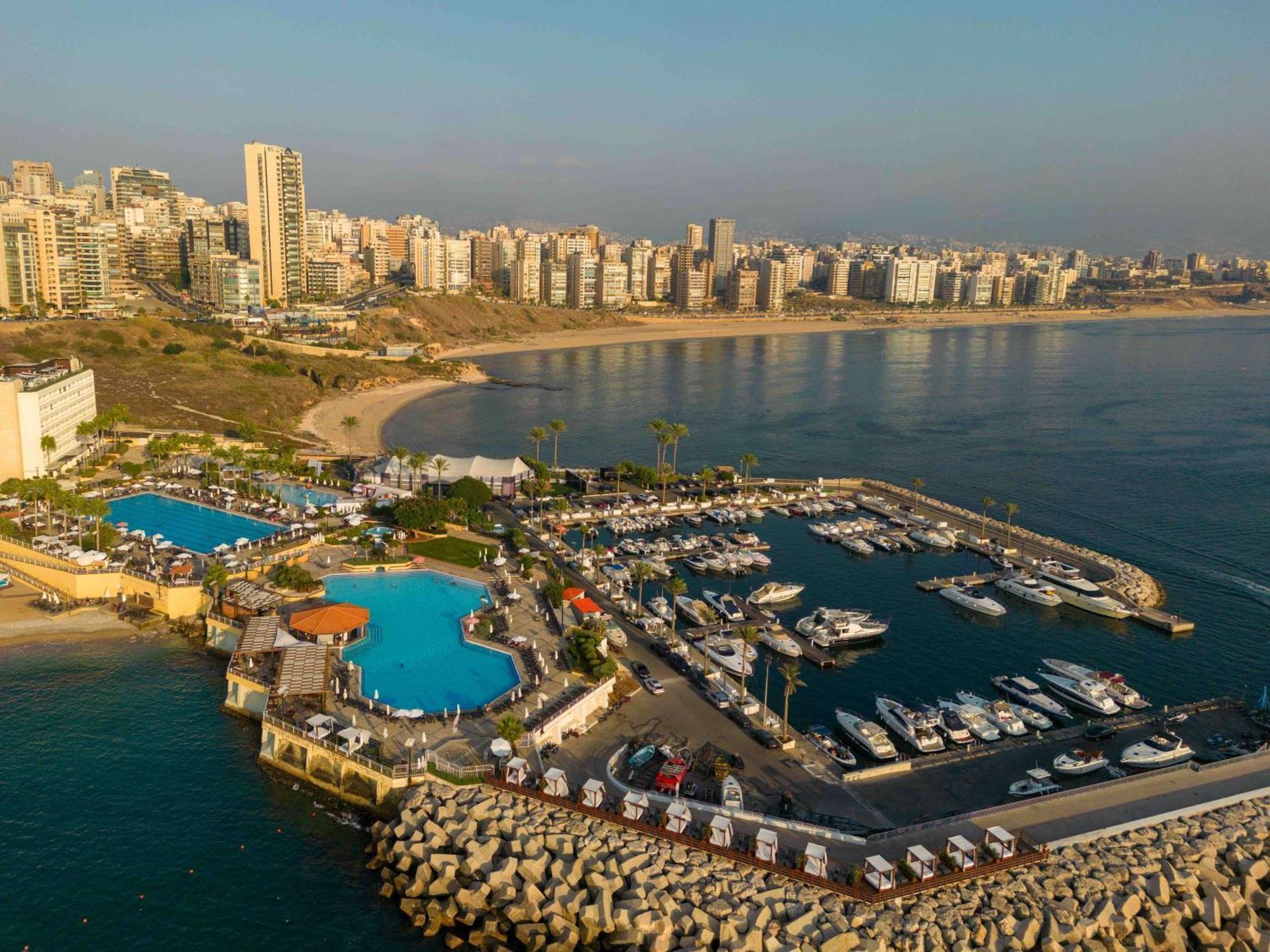 Moevenpick Hotel Beirut Esterno foto