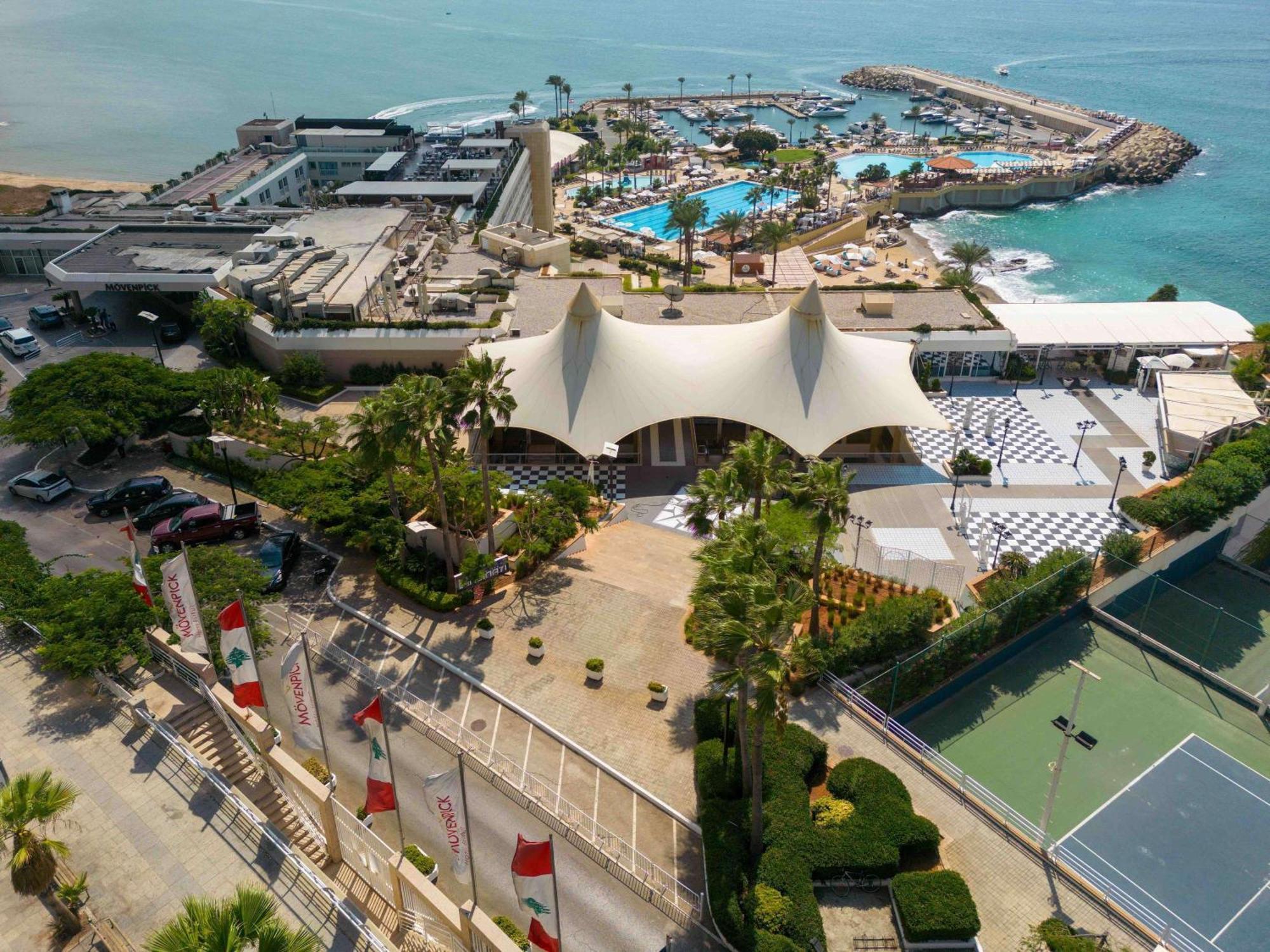 Moevenpick Hotel Beirut Esterno foto