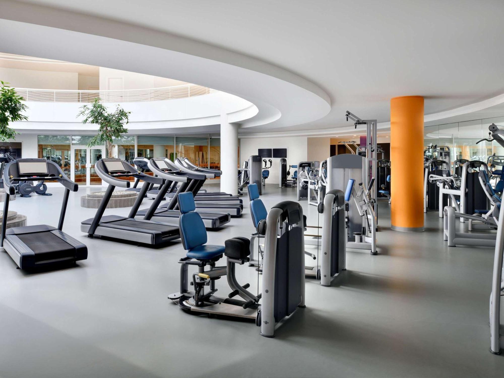 Moevenpick Hotel Beirut Esterno foto